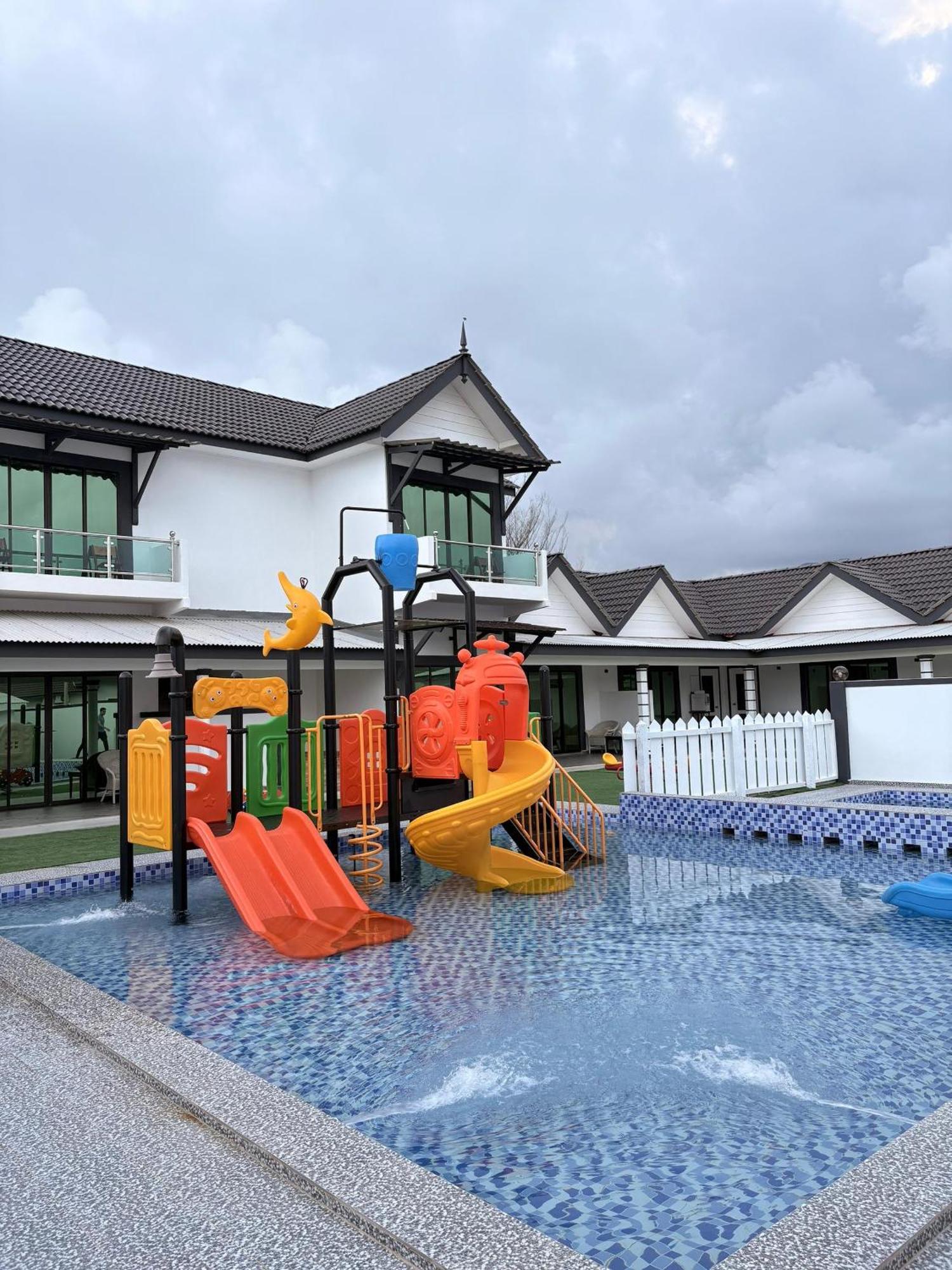 Eleven25 Roomstay Dungun Exterior photo